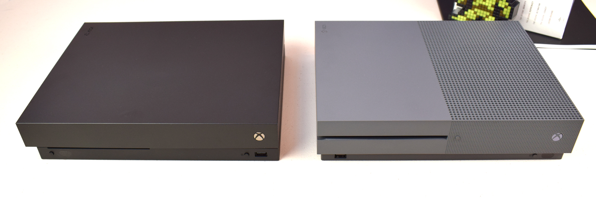 which one is better xbox one x or xbox one s